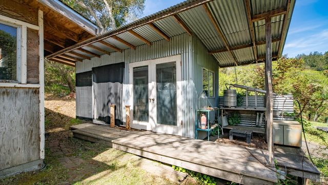 1 Alamo Way, Lagunitas, CA 94938