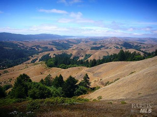 1 Alamo Way, Lagunitas, CA 94938