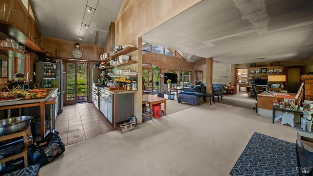 1 Alamo Way, Lagunitas, CA 94938