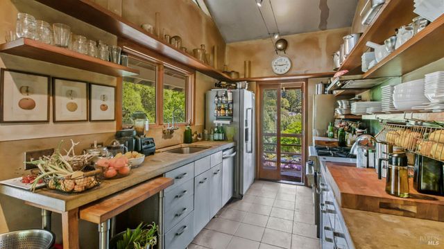 1 Alamo Way, Lagunitas, CA 94938