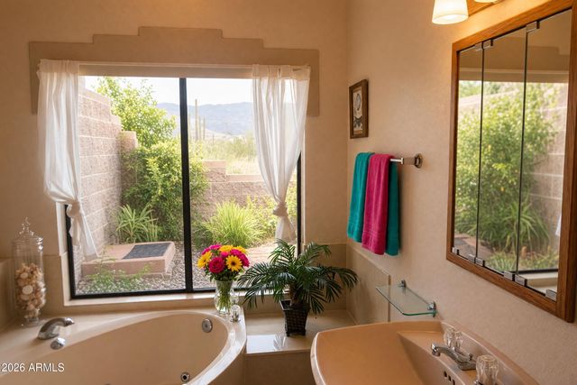 49639 N 15th Avenue, New River, AZ 85087