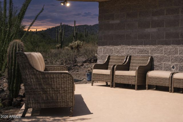 49639 N 15th Avenue, New River, AZ 85087