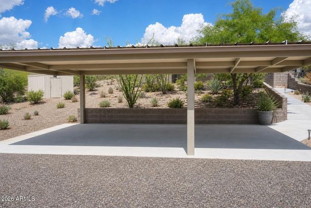 49639 N 15th Avenue, New River, AZ 85087