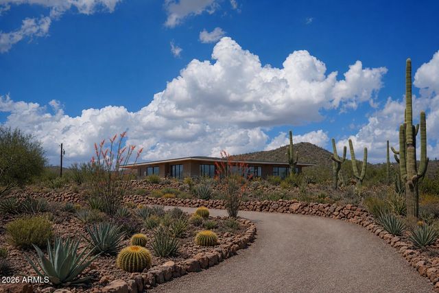 49639 N 15th Avenue, New River, AZ 85087