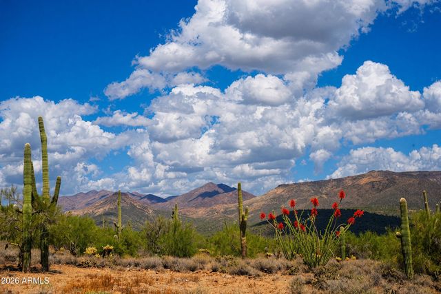 49639 N 15th Avenue, New River, AZ 85087