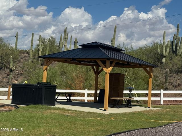 49639 N 15th Avenue, New River, AZ 85087