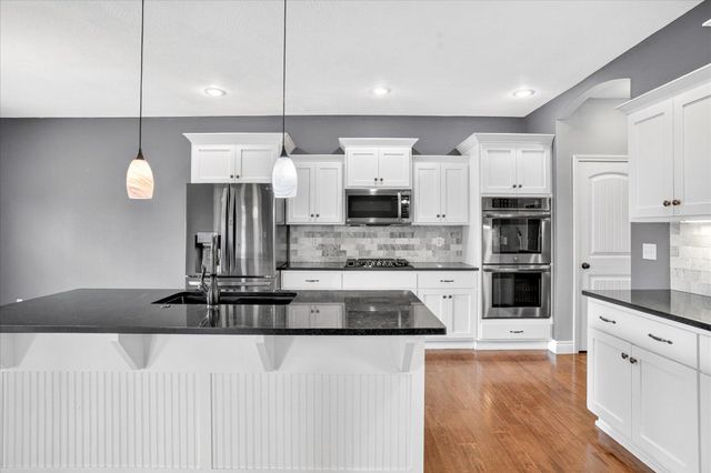 634 N Rockingham Avenue, Nixa, MO 65714