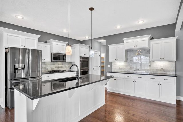 634 N Rockingham Avenue, Nixa, MO 65714