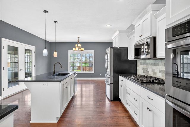 634 N Rockingham Avenue, Nixa, MO 65714