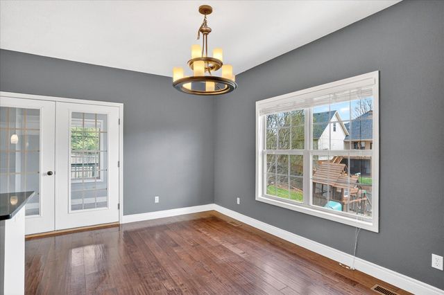 634 N Rockingham Avenue, Nixa, MO 65714