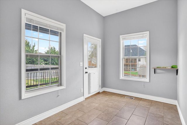 634 N Rockingham Avenue, Nixa, MO 65714