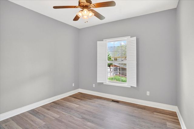 634 N Rockingham Avenue, Nixa, MO 65714