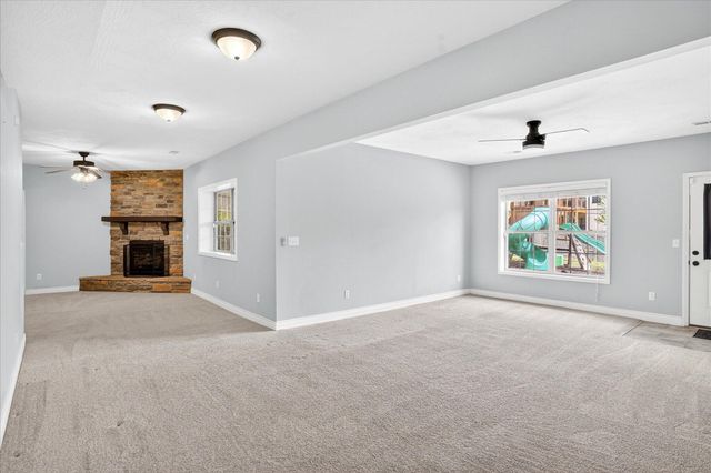 634 N Rockingham Avenue, Nixa, MO 65714