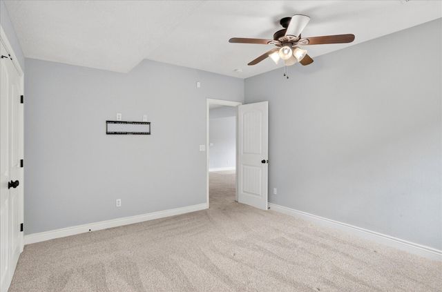 634 N Rockingham Avenue, Nixa, MO 65714