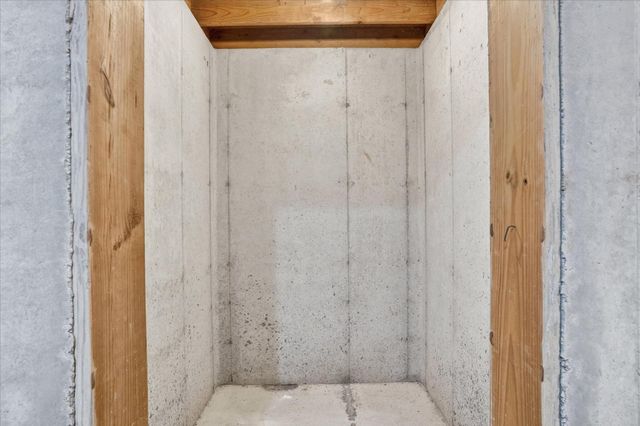 634 N Rockingham Avenue, Nixa, MO 65714