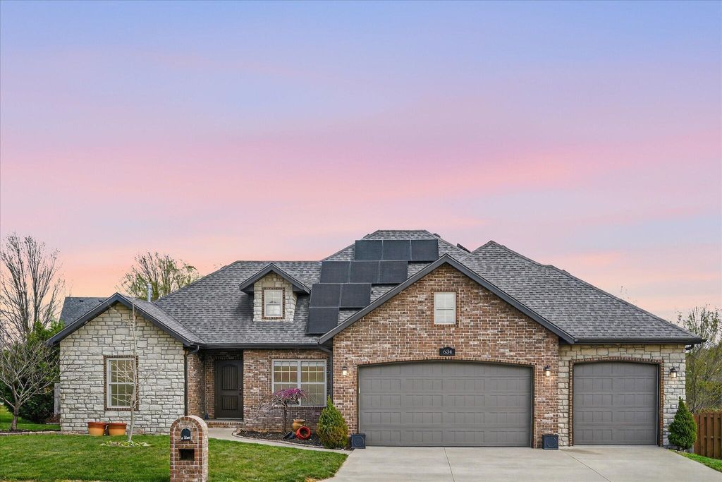 634 N Rockingham Avenue, Nixa, MO 65714