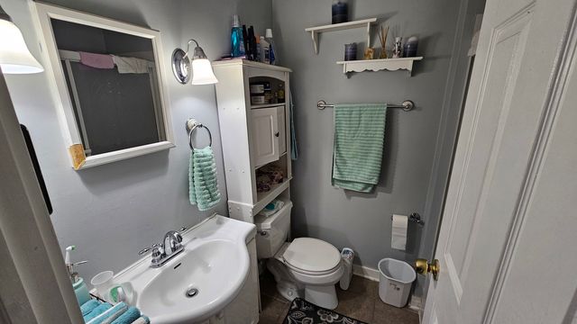 1124 Jackson Court, Waukegan, IL 60085