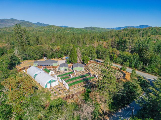1178 Saratoga Way, Grants Pass, OR 97526