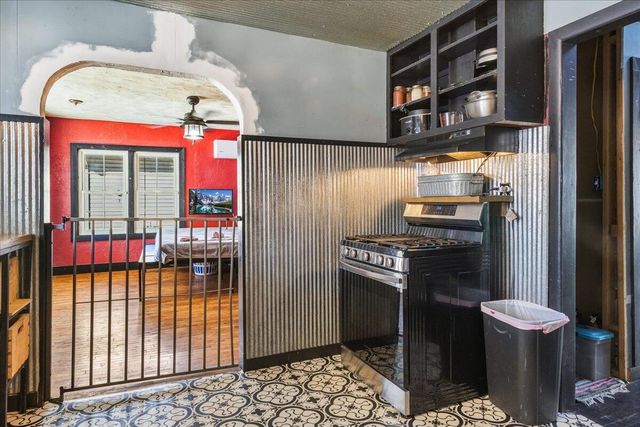 1024 N Brown Avenue, Springfield, MO 65802