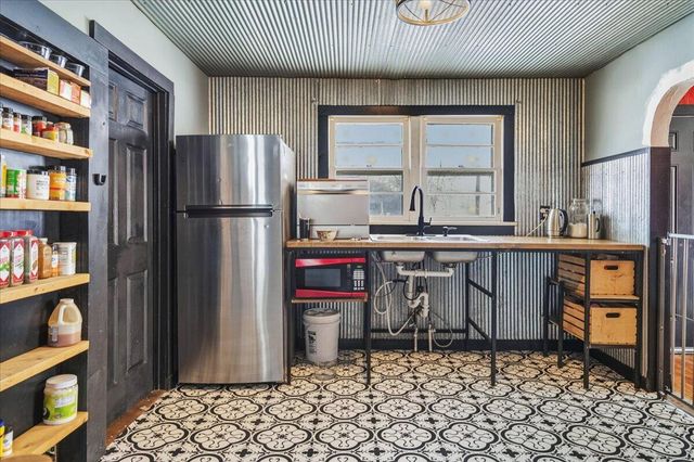 1024 N Brown Avenue, Springfield, MO 65802