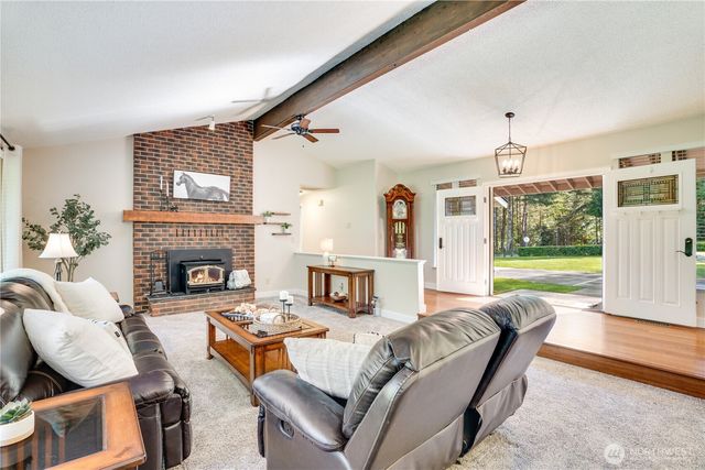 2925 SE Royalwood Place, Port Orchard, WA 98367