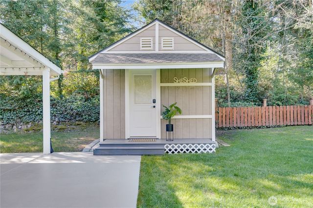 2925 SE Royalwood Place, Port Orchard, WA 98367