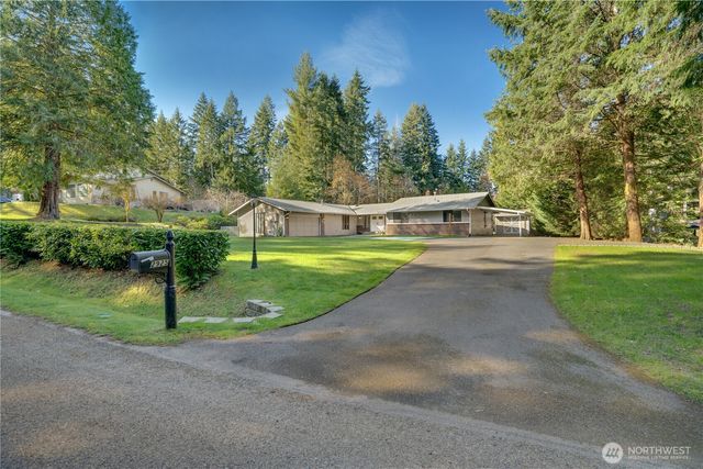 2925 SE Royalwood Place, Port Orchard, WA 98367