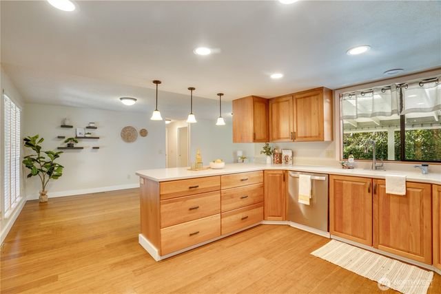 2925 SE Royalwood Place, Port Orchard, WA 98367