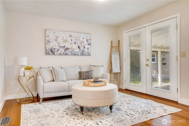 2925 SE Royalwood Place, Port Orchard, WA 98367