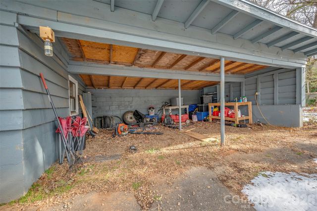 1685 Lynn Road, Columbus, NC 28722