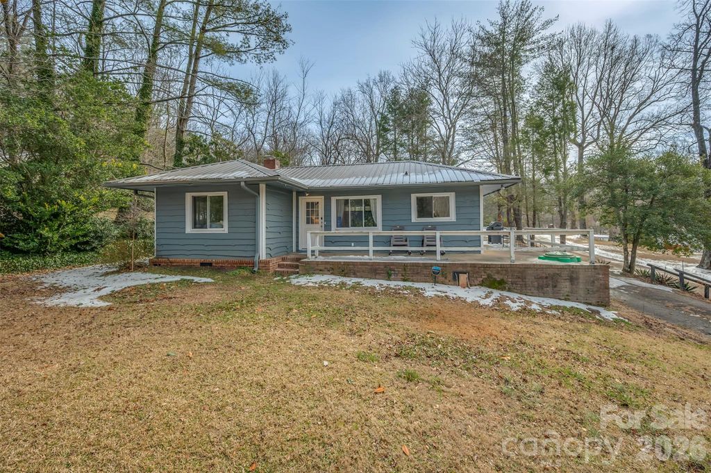 1685 Lynn Road, Columbus, NC 28722