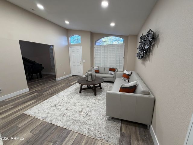 473 W SMOKE TREE Road, Gilbert, AZ 85233