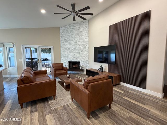 473 W SMOKE TREE Road, Gilbert, AZ 85233