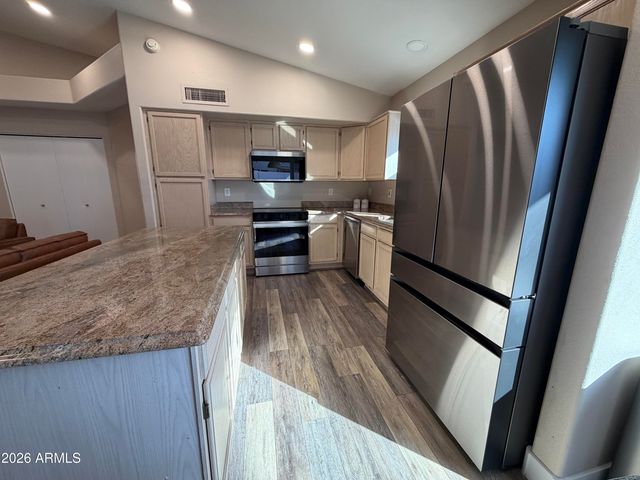 473 W SMOKE TREE Road, Gilbert, AZ 85233