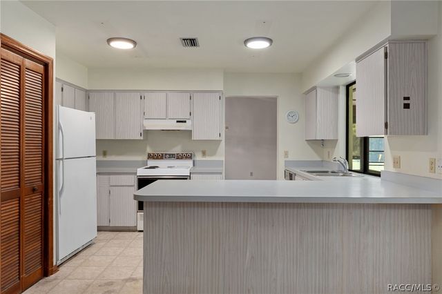 2809 W Cypress Drive, Dunnellon, FL 34433