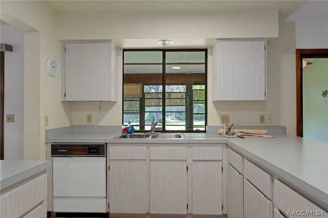 2809 W Cypress Drive, Dunnellon, FL 34433