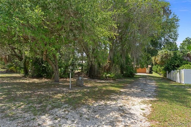 2809 W Cypress Drive, Dunnellon, FL 34433