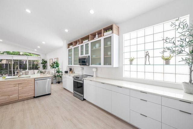 15553 Canabria Lane, Delray Beach, FL 33446