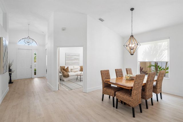 15553 Canabria Lane, Delray Beach, FL 33446