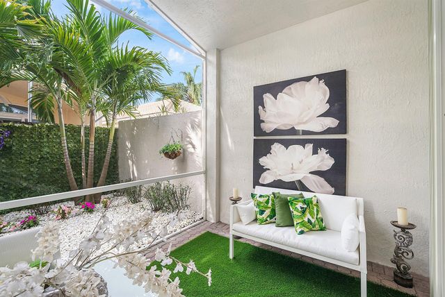 15553 Canabria Lane, Delray Beach, FL 33446