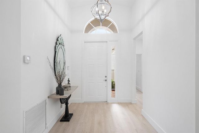 15553 Canabria Lane, Delray Beach, FL 33446