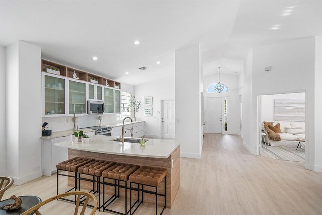 15553 Canabria Lane, Delray Beach, FL 33446