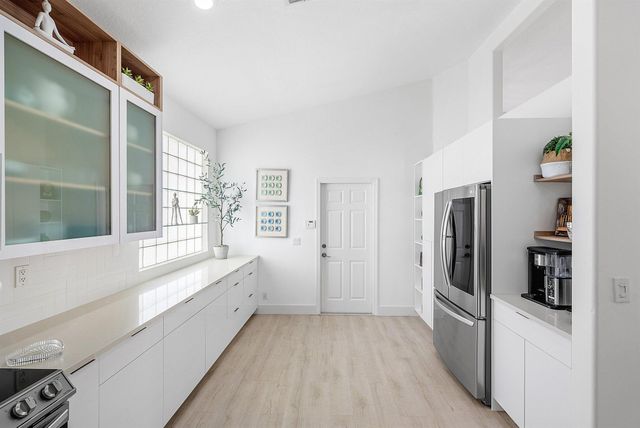 15553 Canabria Lane, Delray Beach, FL 33446