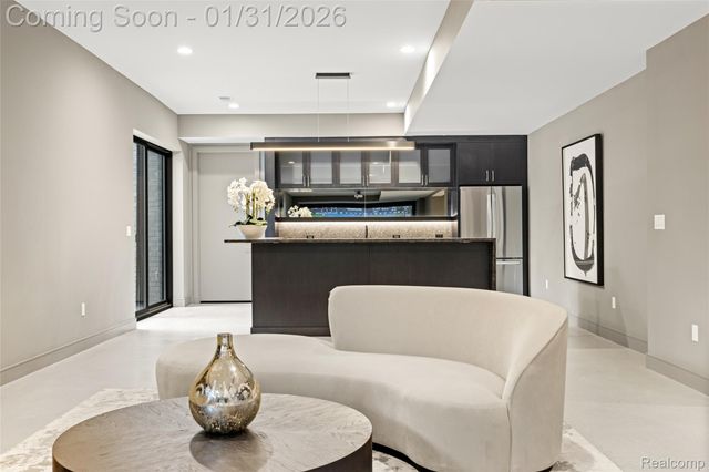 4512 Pinnacle Boulevard, Oakland Charter Township, MI 48306