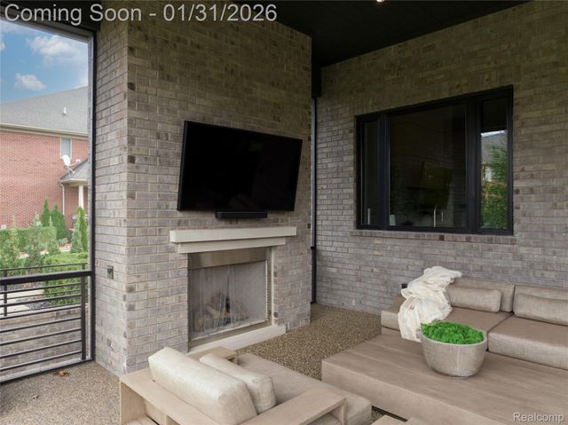 4512 Pinnacle Boulevard, Oakland Charter Township, MI 48306