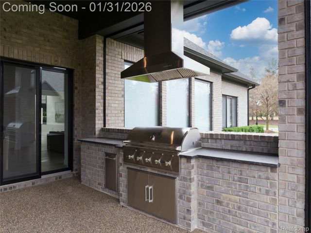 4512 Pinnacle Boulevard, Oakland Charter Township, MI 48306