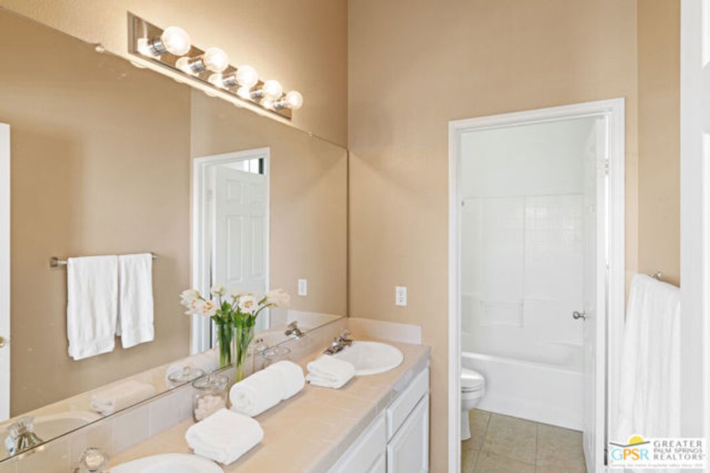 property-img