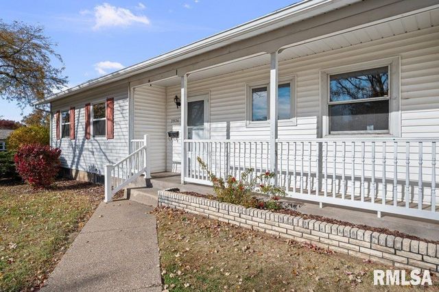 2926 W LOMBARD Street, Davenport, IA 52804