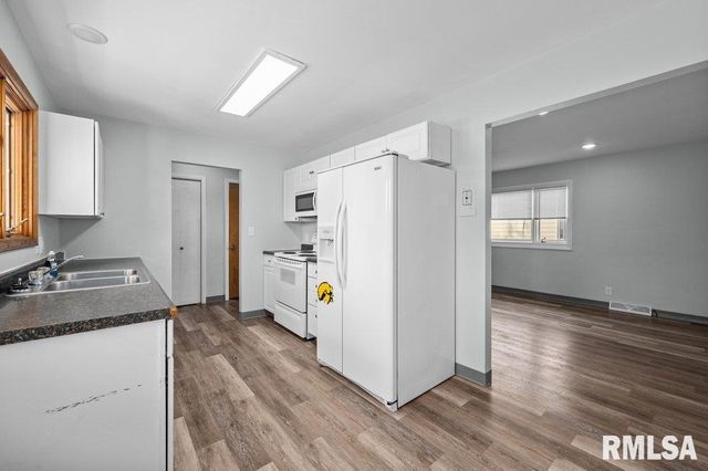 2926 W LOMBARD Street, Davenport, IA 52804