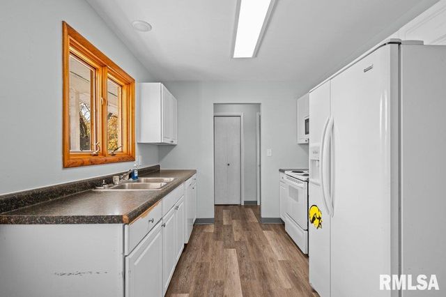 2926 W LOMBARD Street, Davenport, IA 52804